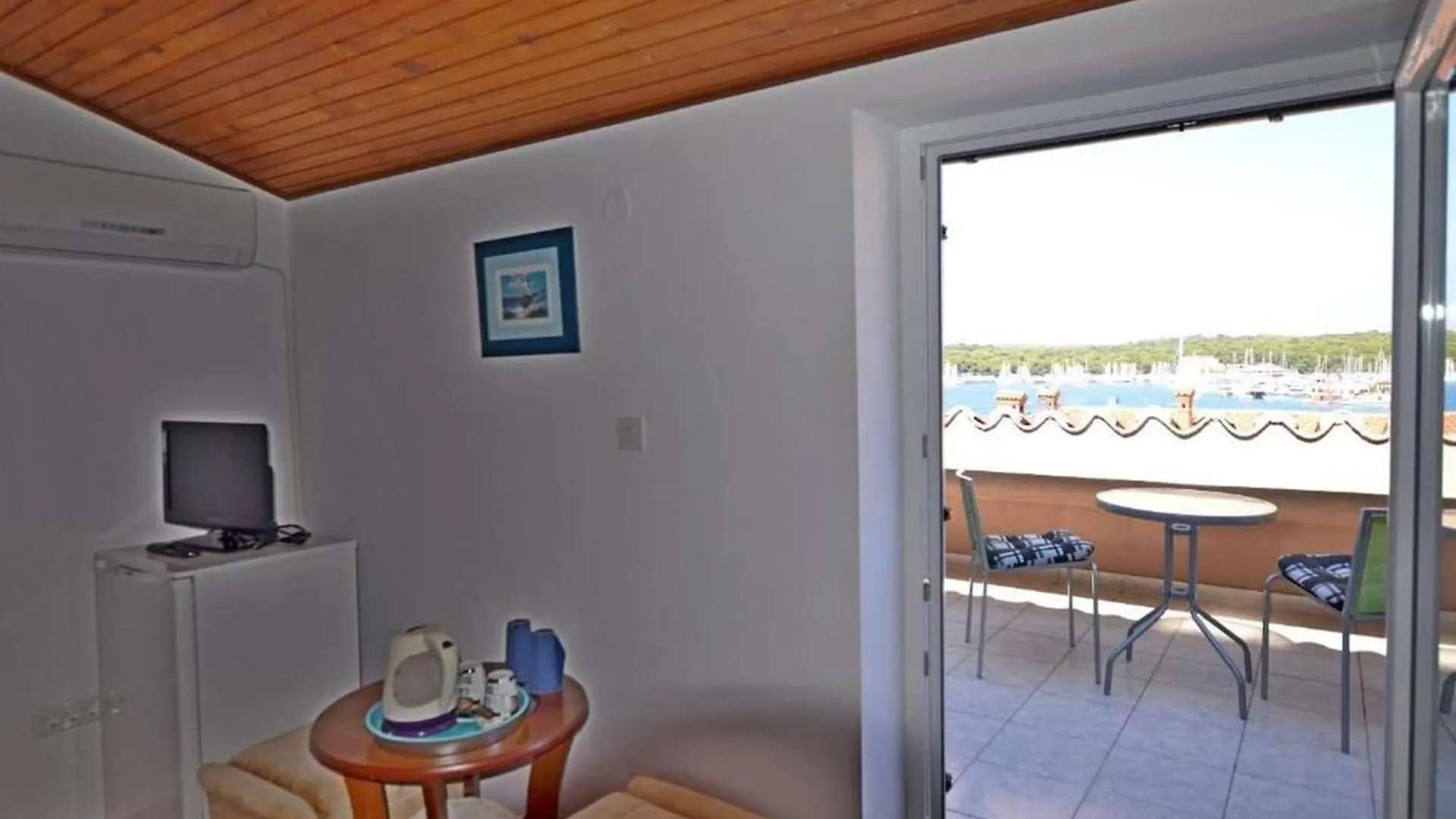 Apartments And Rooms Viktorija Vinkuran Hırvatistan