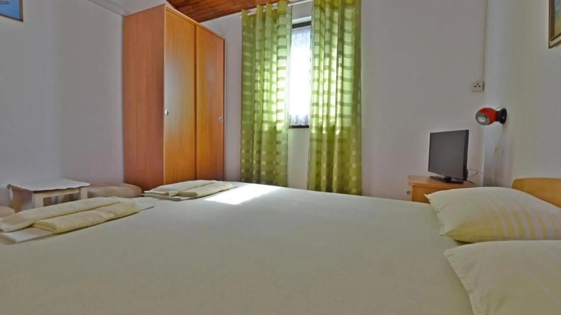 Apartments And Rooms Viktorija Vinkuran