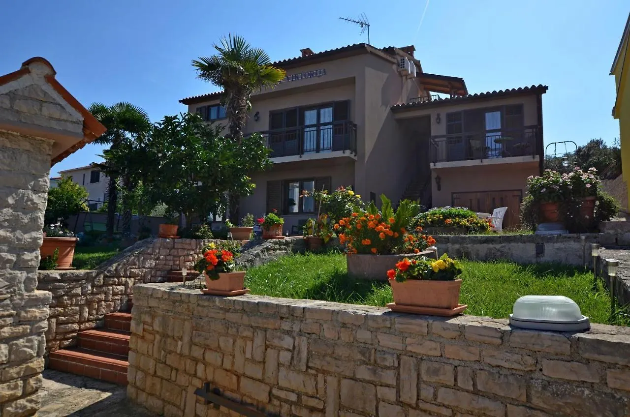 Apartments And Rooms Viktorija Vinkuran