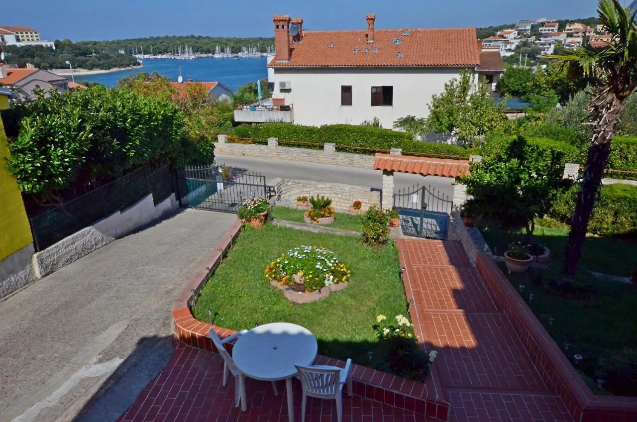 Apartments And Rooms Viktorija Vinkuran
